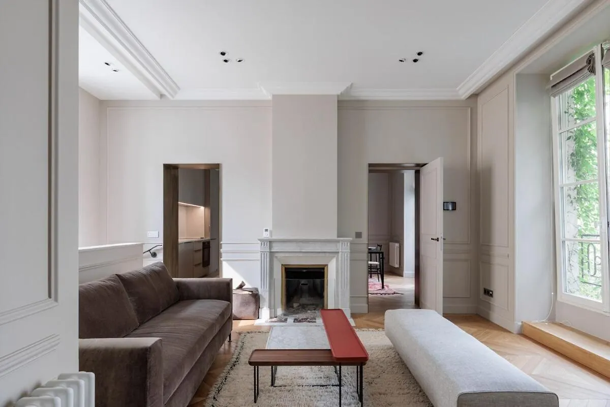 A Mini-Suite For 2, In A Green Setting Paris